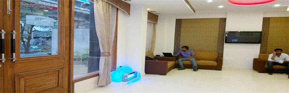 Oyo 1227 Hotel Rousha Inn Ghaziabad Exterior foto